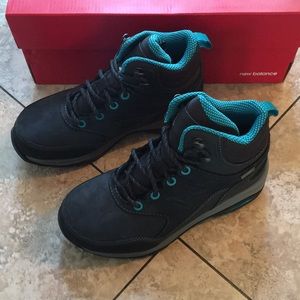 New Balance Women’s Shoes Boots Size 5 2E X-Wide